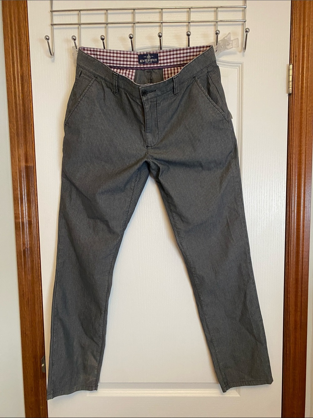 Everfit Men’s Gray Pinstripe Chinos - Classic Everyday Style